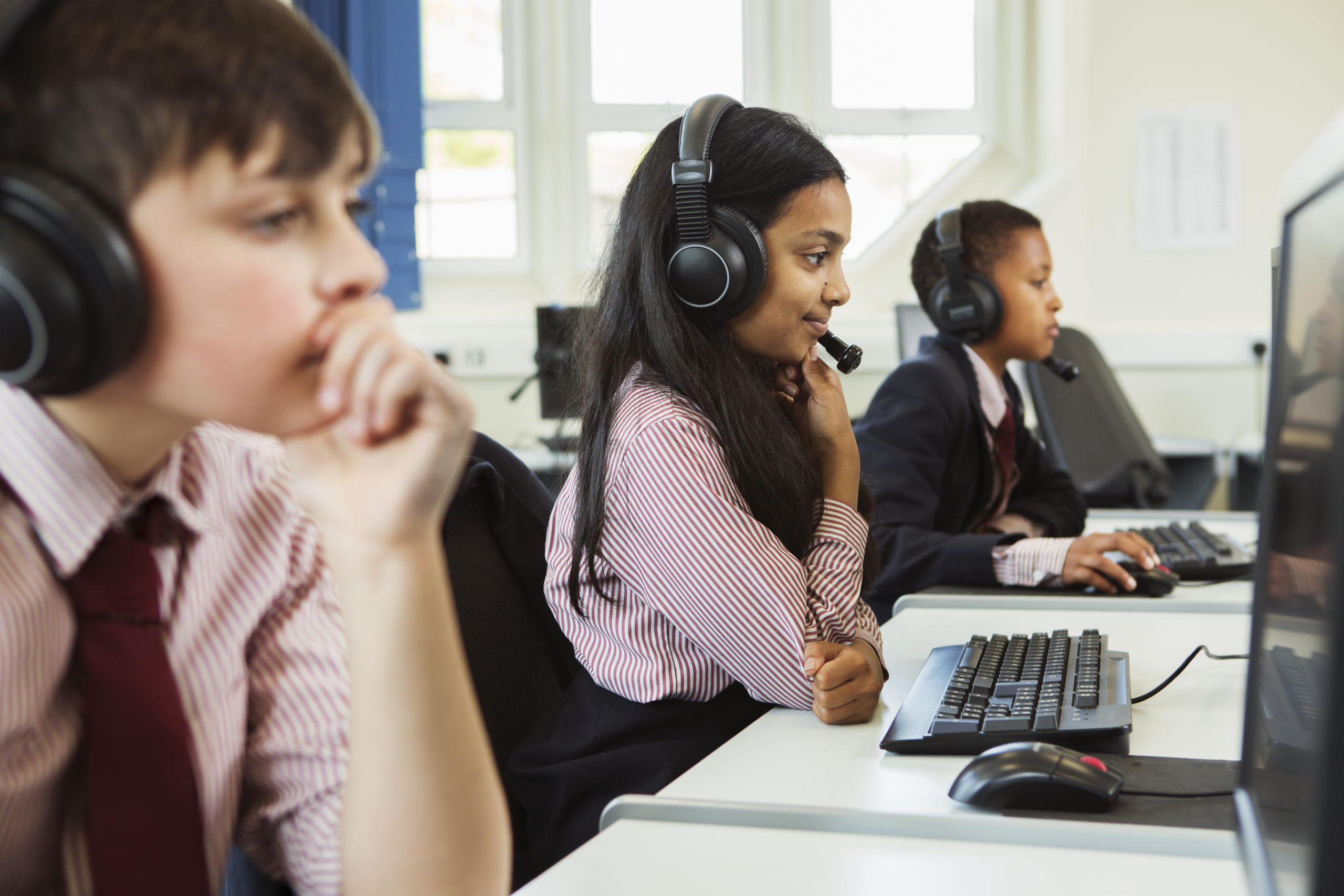 Imagen destacada de estudiantes utilizando software de evaluación K-12