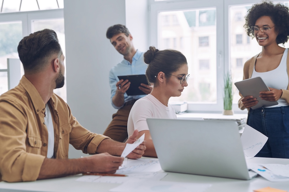 creative-team-collaborating-in-modern-workplace-2026-09-24-08-37-14-utc