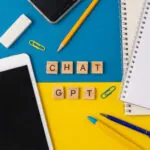 Chat GPTと書かれたタブレットとペンの鳥瞰図。